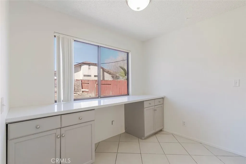 38143 42nd Street E, Palmdale, California 93552 home-pic-10