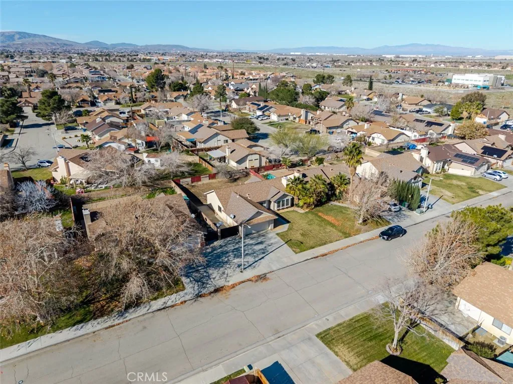 38143 42nd Street E, Palmdale, California 93552 home-pic-3