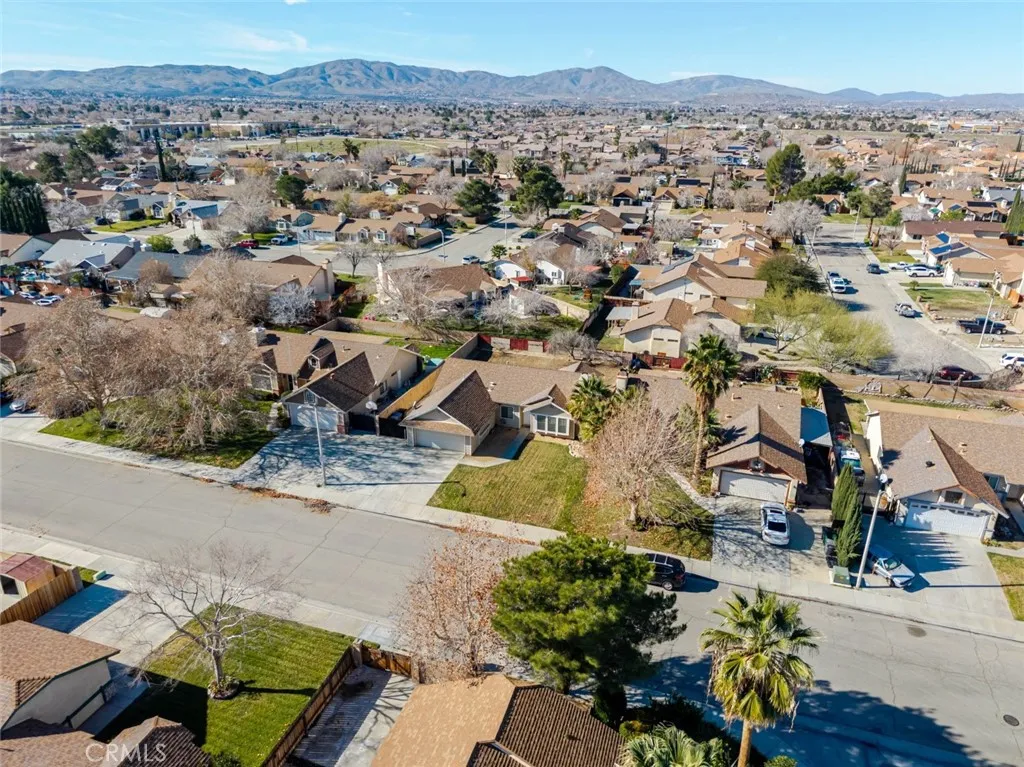 38143 42nd Street E, Palmdale, California 93552 home-pic-2