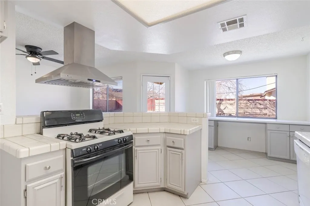 38143 42nd Street E, Palmdale, California 93552 home-pic-13