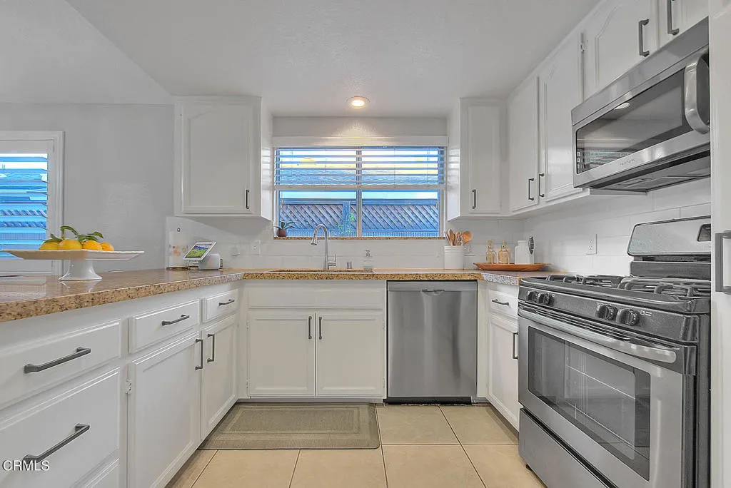 420 W 3rd Street, San Dimas, California 91773 home-pic-10