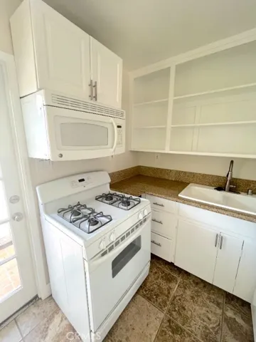 666 Glenneyre Street, Laguna Beach, California 92651