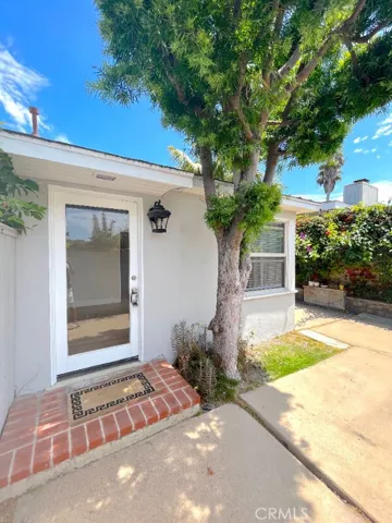 666 Glenneyre Street, Laguna Beach, California 92651