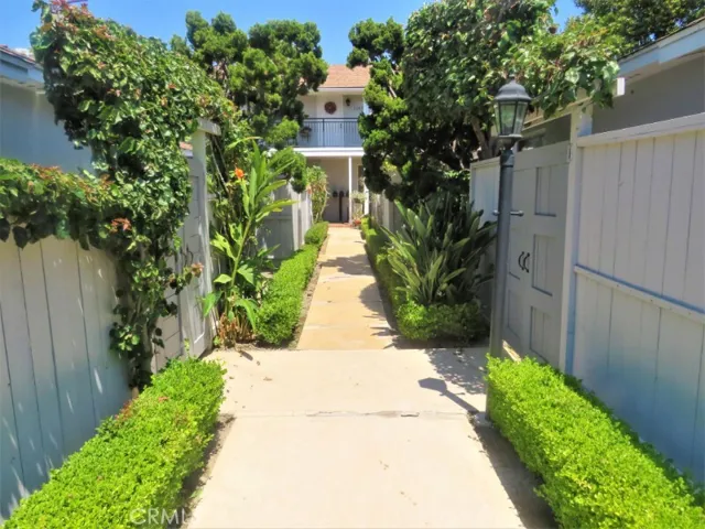 666 Glenneyre Street, Laguna Beach, California 92651