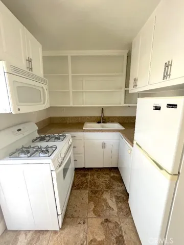 666 Glenneyre Street, Laguna Beach, California 92651