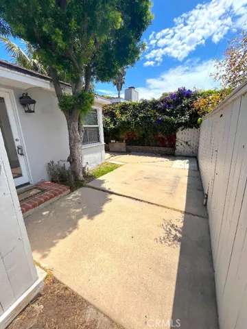 666 Glenneyre Street, Laguna Beach, California 92651