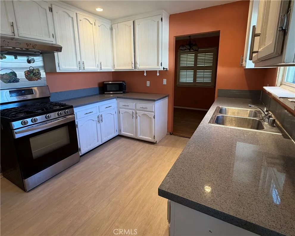 38648 21st E, Palmdale, California 93550 home-pic-10