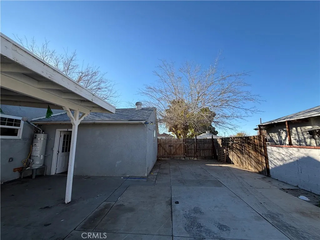 38648 21st E, Palmdale, California 93550 home-pic-6