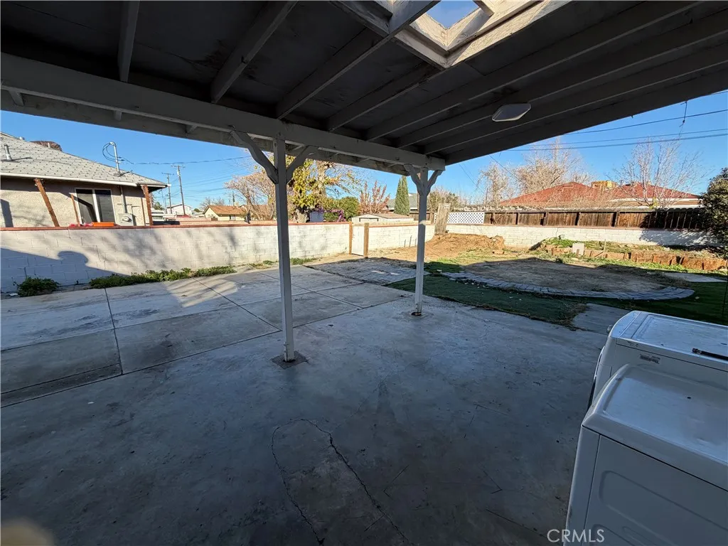 38648 21st E, Palmdale, California 93550 home-pic-8