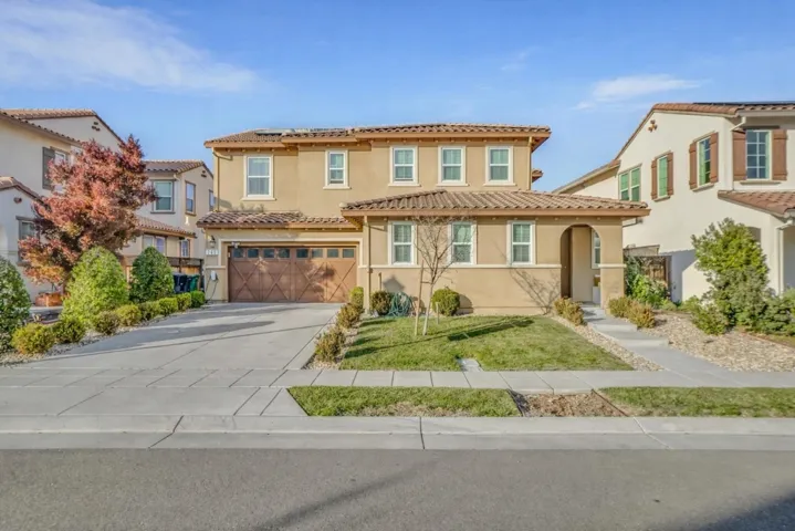 Digitally altered image - Removed listing sign