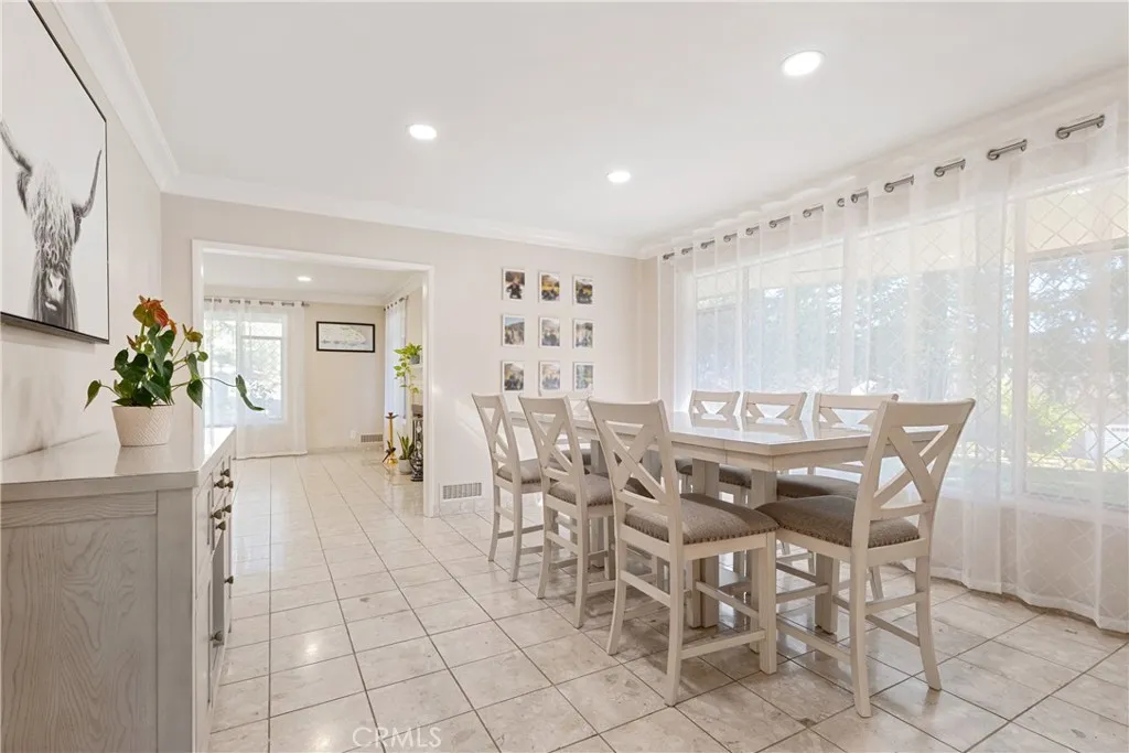 2204 San Gorgonio Road, La Canada Flintridge, California 91011 home-pic-14