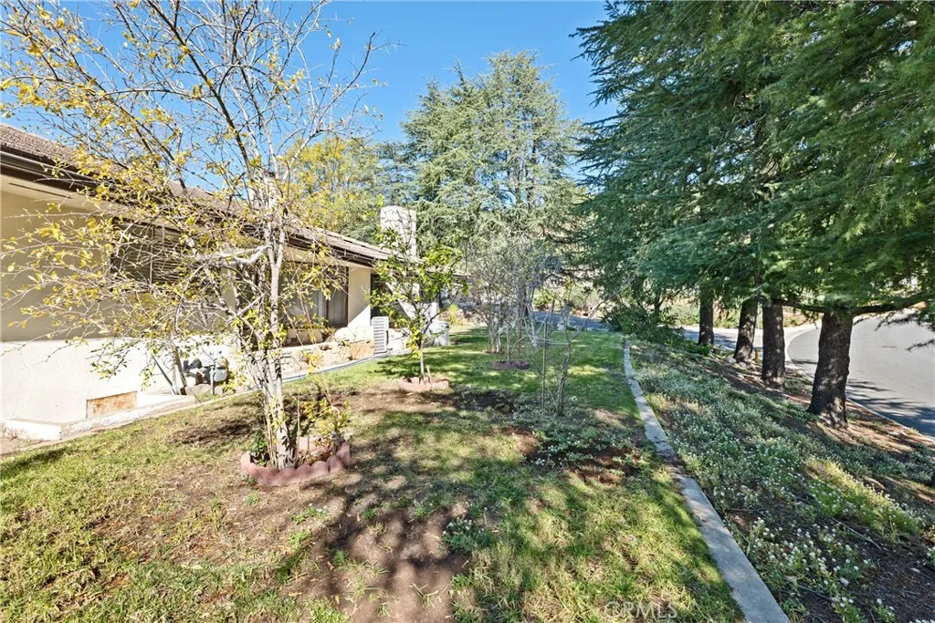 2204 San Gorgonio Road, La Canada Flintridge, California 91011 home-pic-42