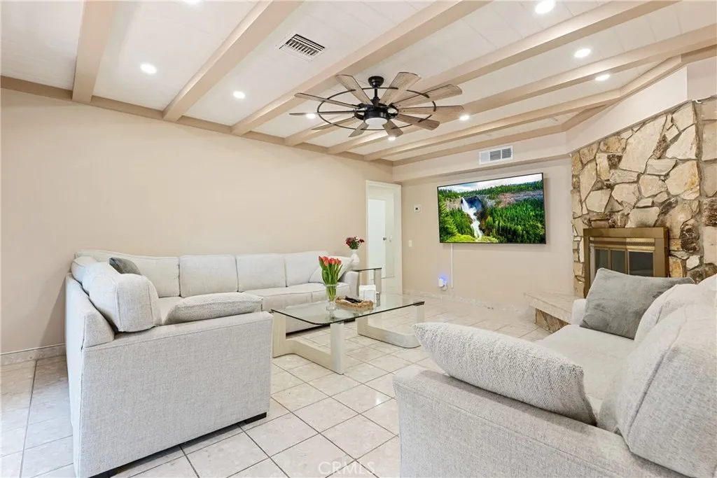 2204 San Gorgonio Road, La Canada Flintridge, California 91011 home-pic-17