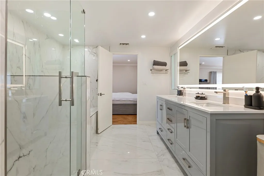 2204 San Gorgonio Road, La Canada Flintridge, California 91011 home-pic-22