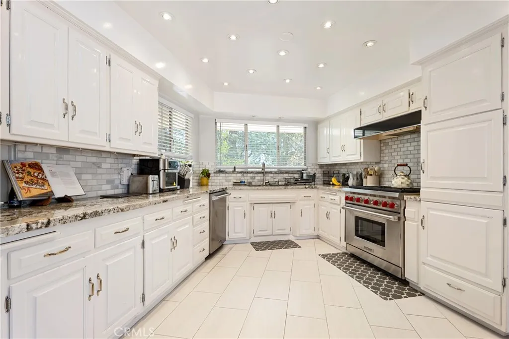 2204 San Gorgonio Road, La Canada Flintridge, California 91011 home-pic-15