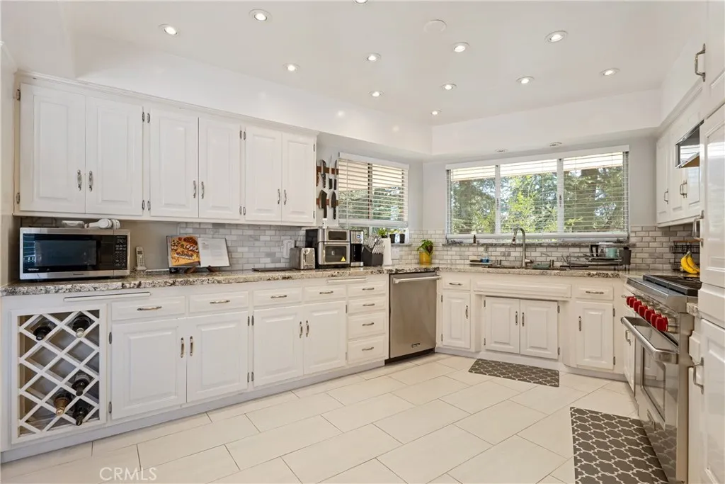 2204 San Gorgonio Road, La Canada Flintridge, California 91011 home-pic-3