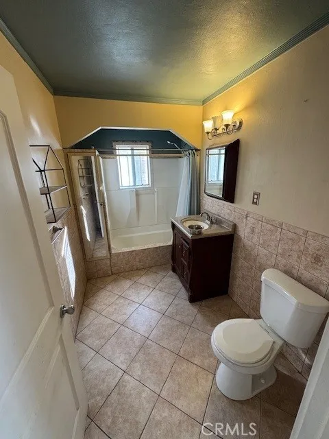15905 S Menlo, Gardena, California 90247 home-pic-2