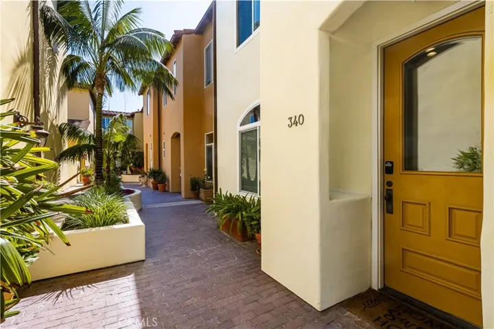 Beautifully maintained community.