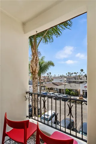 Balcony off of dining area for sunset views.