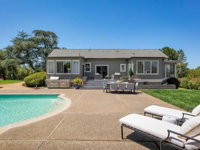730 Mora Drive, Los Altos, California 94024