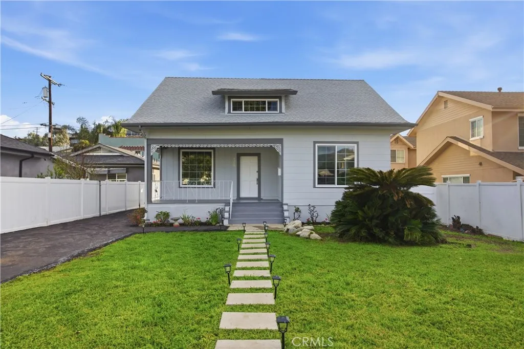 1318 E Garfield, Glendale, California 91205 home-pic-1