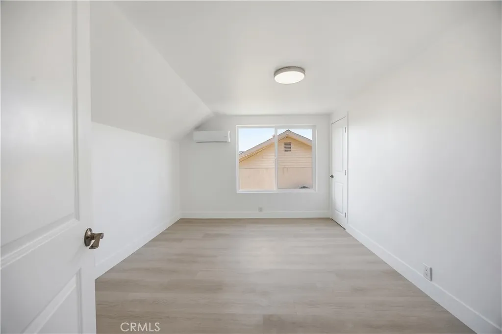 1318 E Garfield, Glendale, California 91205 home-pic-20