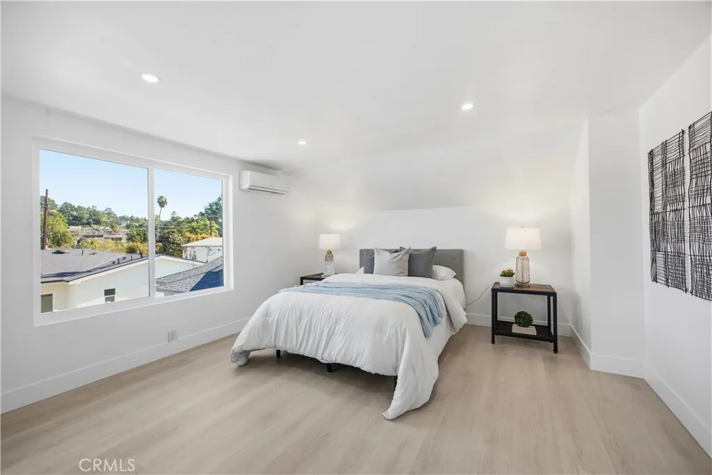 1318 E Garfield, Glendale, California 91205 home-pic-16