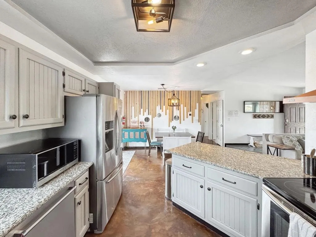 57816 Saratoga Avenue, Yucca Valley, California 92284 home-pic-12