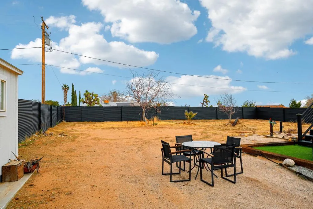 57816 Saratoga Avenue, Yucca Valley, California 92284 home-pic-29
