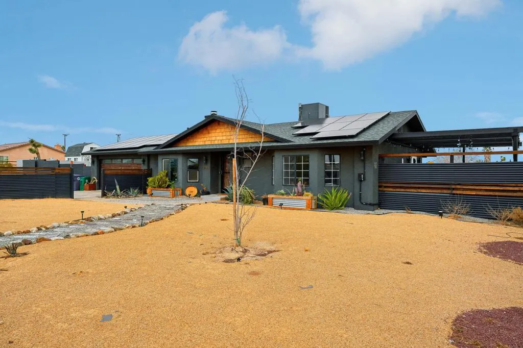 57816 Saratoga Avenue, Yucca Valley, California 92284 home-pic-3