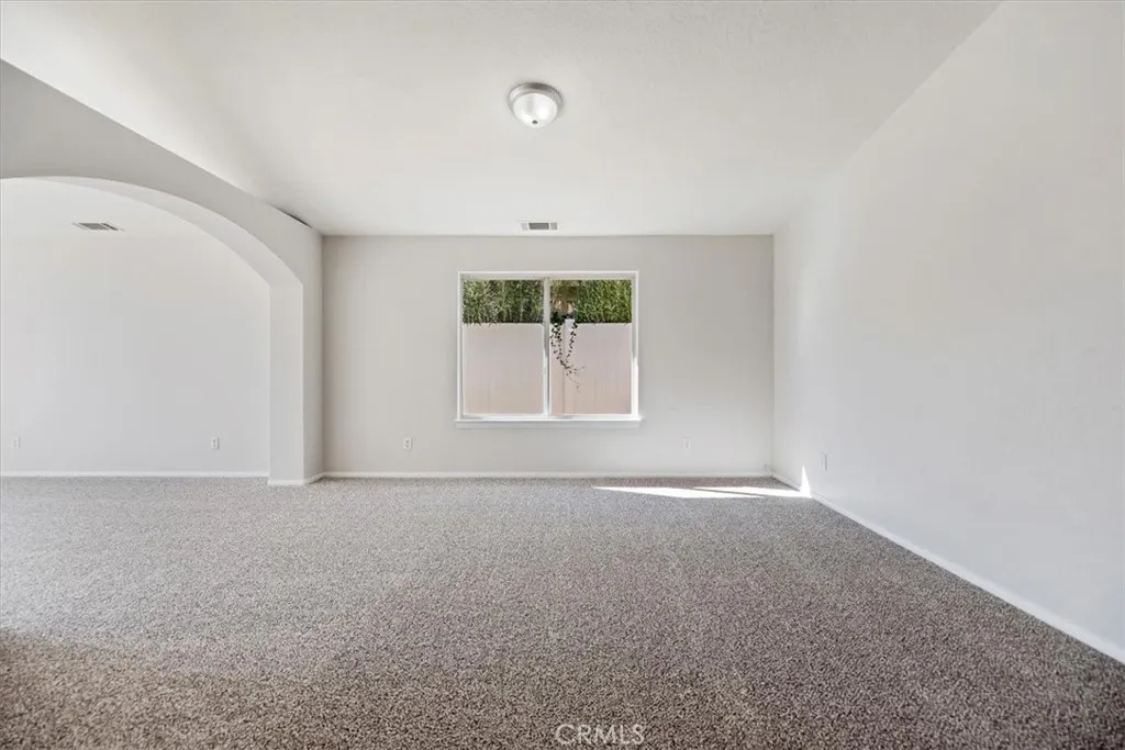 14450 Palo Alto Court, Victorville, California 92392 home-pic-10