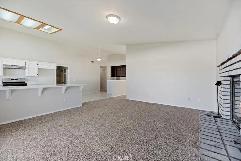 14450 Palo Alto Court, Victorville, California 92392 home-pic-14