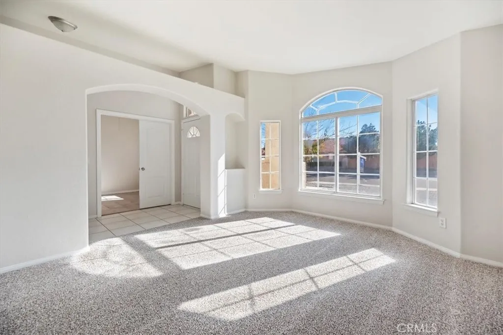 14450 Palo Alto Court, Victorville, California 92392 home-pic-8