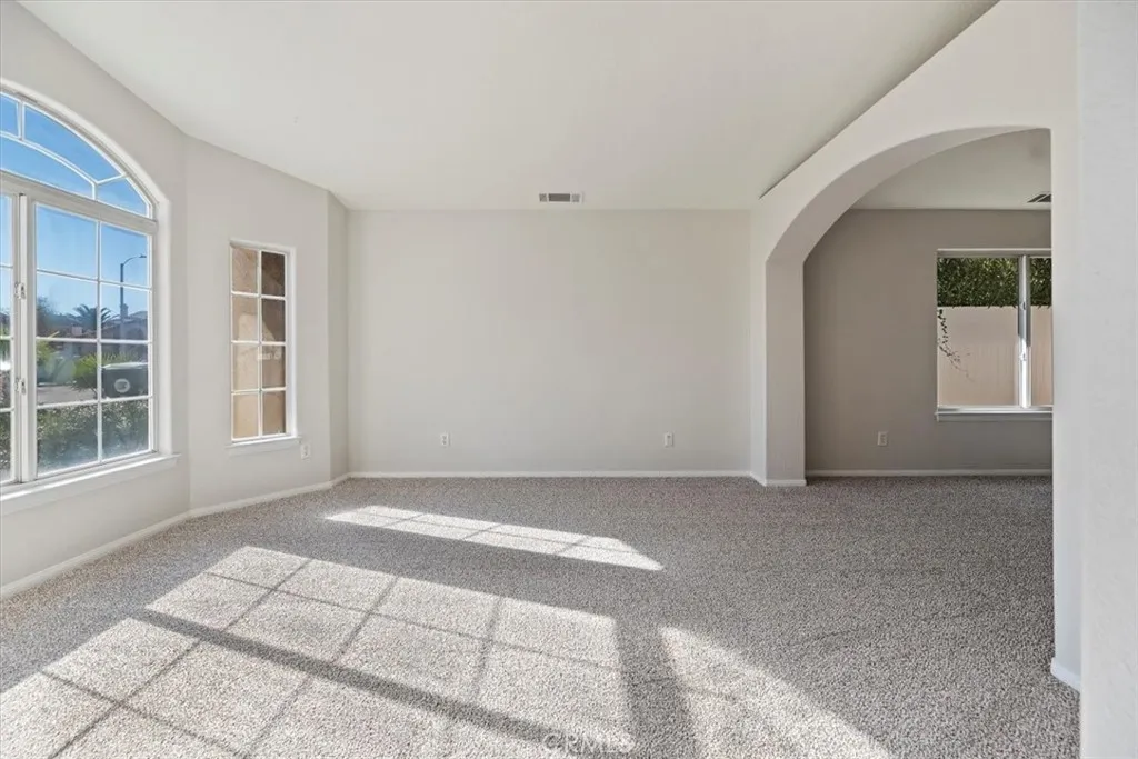 14450 Palo Alto Court, Victorville, California 92392 home-pic-6