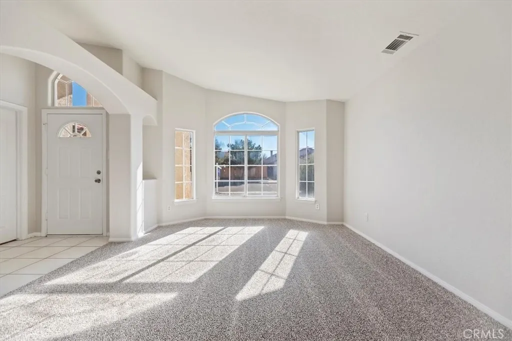 14450 Palo Alto Court, Victorville, California 92392 home-pic-7