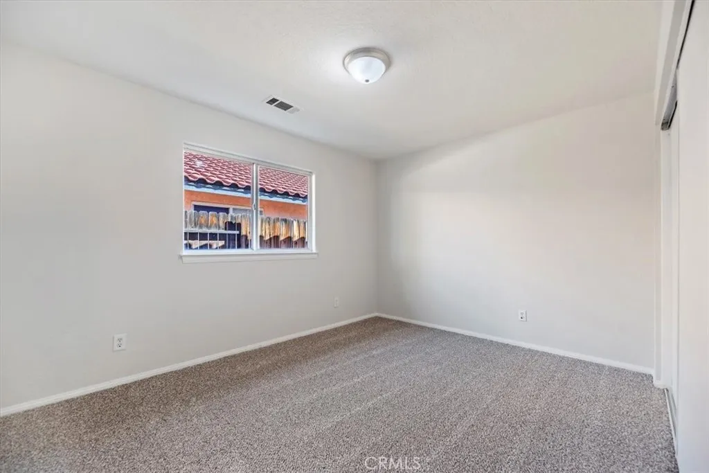 14450 Palo Alto Court, Victorville, California 92392 home-pic-28