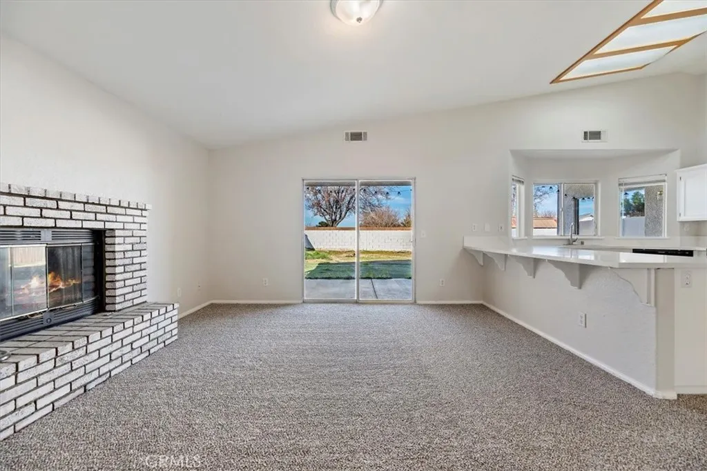 14450 Palo Alto Court, Victorville, California 92392 home-pic-13