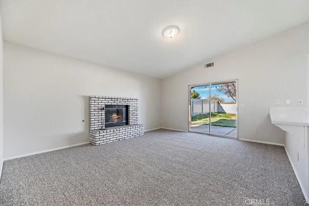 14450 Palo Alto Court, Victorville, California 92392 home-pic-12