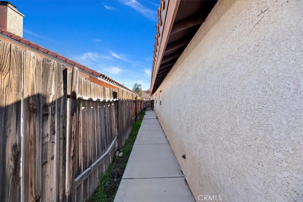 14450 Palo Alto Court, Victorville, California 92392 home-pic-41