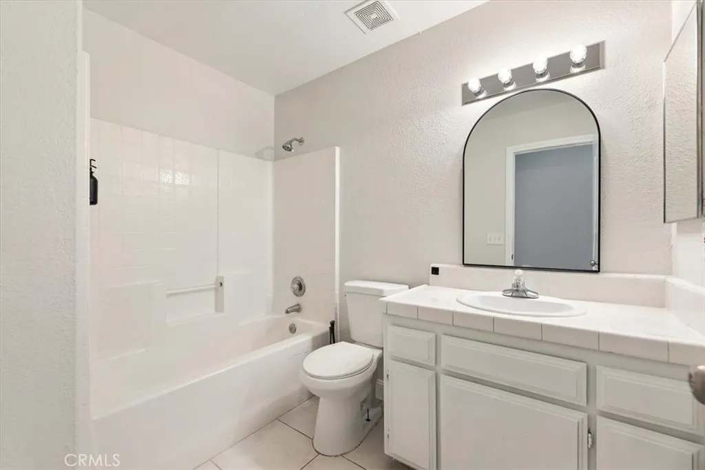 14450 Palo Alto Court, Victorville, California 92392 home-pic-30