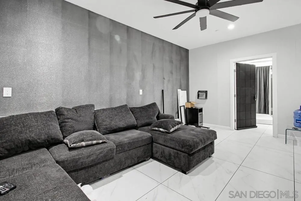 1644 Cuyamaca Ave, Spring Valley, California 91977 home-pic-6