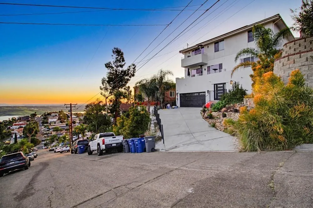 1644 Cuyamaca Ave, Spring Valley, California 91977 home-pic-38