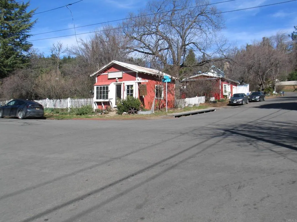 2102 3rd Street, Julian, California 92036 home-pic-1