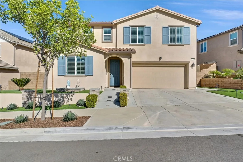 11714 Wandering, Corona, California 92883 home-pic-1