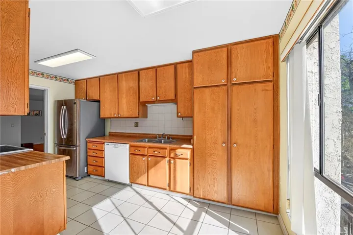 4210 Via Arbolada 220, Los Angeles, California 90042