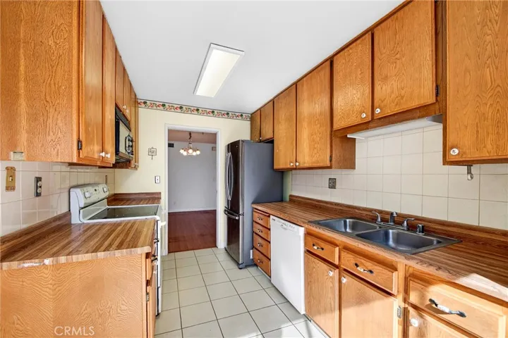 4210 Via Arbolada 220, Los Angeles, California 90042