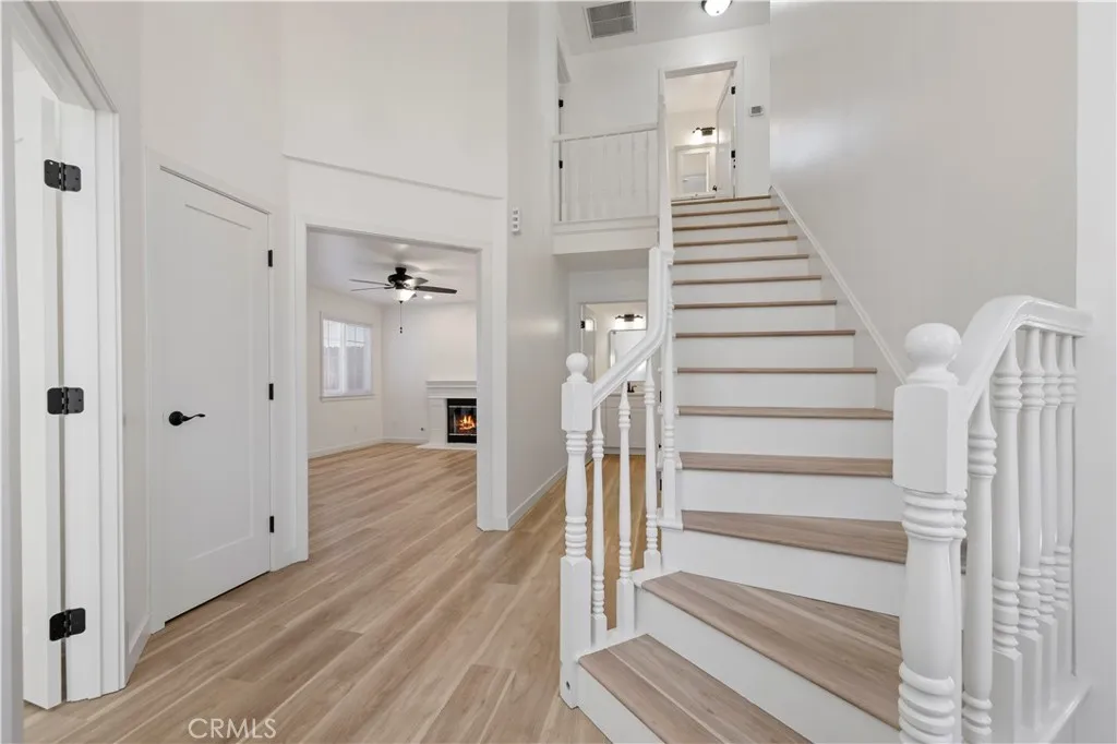 7049 Sunnycrest Trail, Tujunga, California 91042 home-pic-2