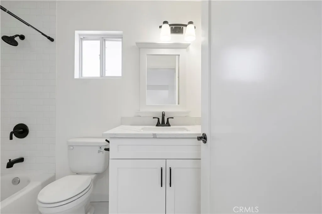 7049 Sunnycrest Trail, Tujunga, California 91042 home-pic-19