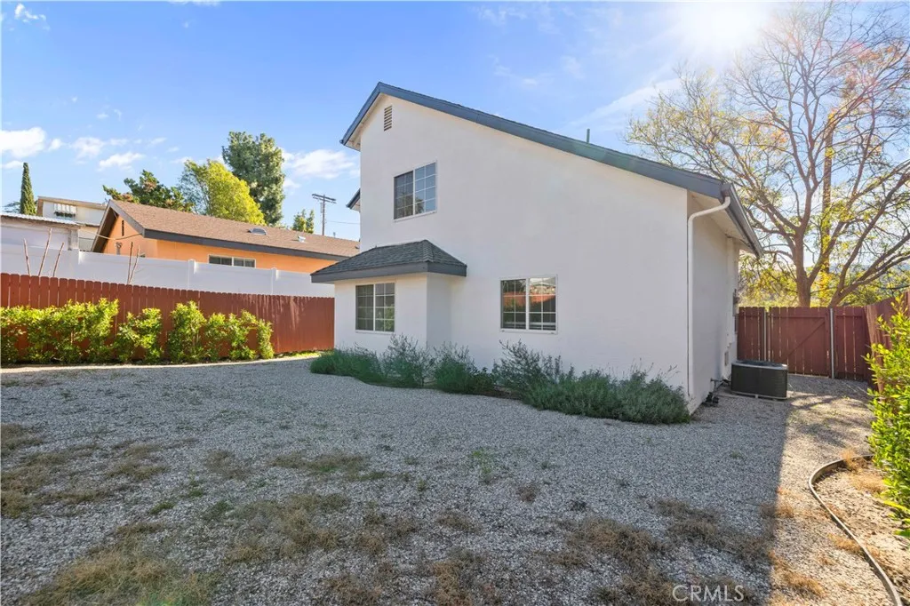7049 Sunnycrest Trail, Tujunga, California 91042 home-pic-33