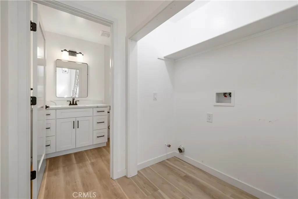 7049 Sunnycrest Trail, Tujunga, California 91042 home-pic-16